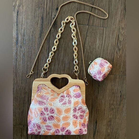 Free Coin Purse With Handmade Genuine Leather Floral Embossed Wooden Frame Bag - Picture 12 of 16